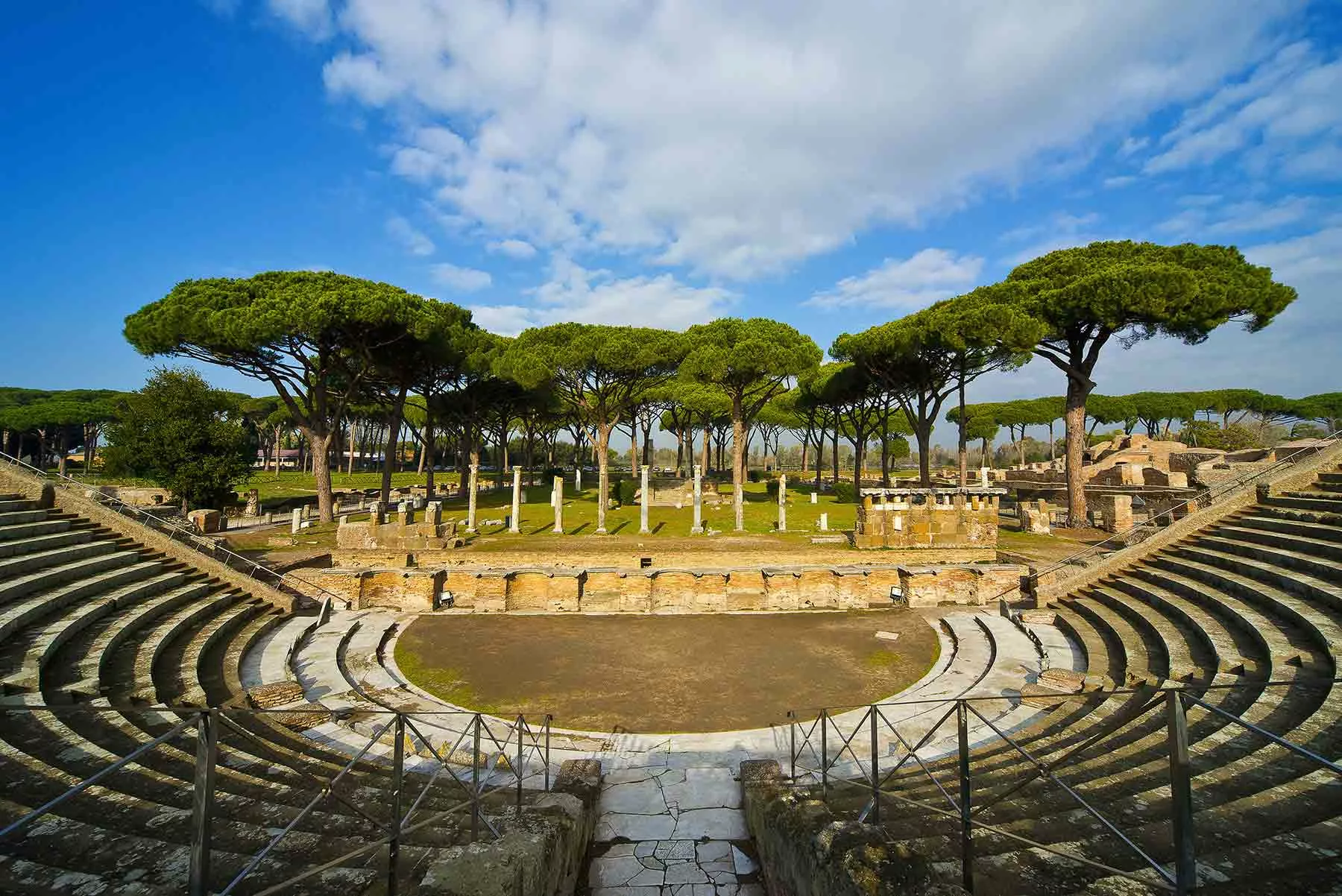 Ostia Antica: Roma yang Tersembunyi di Luar Tembok Kota
