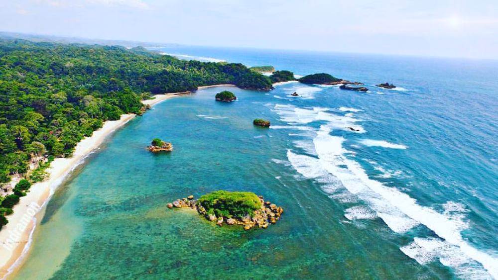 Pantai Kondang: Surga Tersembunyi dengan Pesona Alam yang Masih Alami