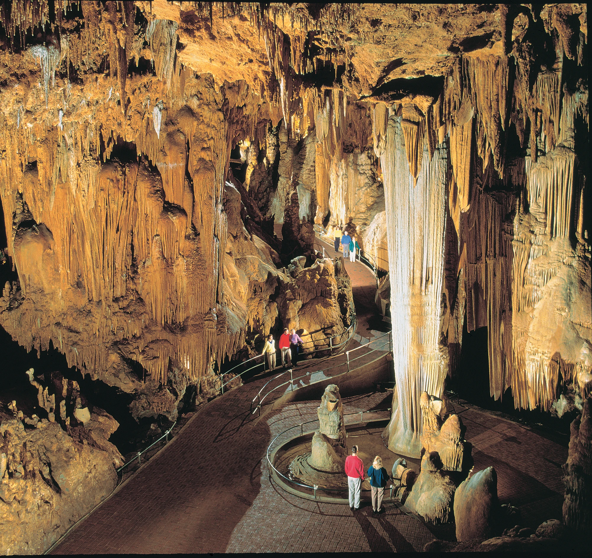 Luray Caverns: Keajaiban Bawah Tanah yang Menyimpan Organ Musik Terbesar di Dunia