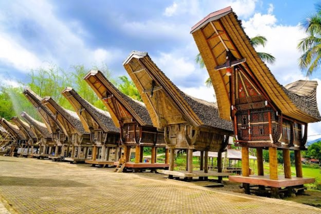 Arsitektur Tradisional Khas: Jejak Budaya yang Hidup