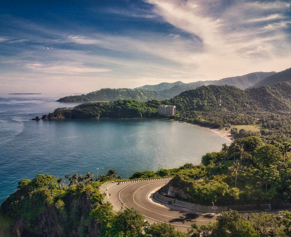 Pantai Malimbu: Surga Tersembunyi dengan Panorama Laut yang Menenangkan Pantai Malimbu: Surga Tersembunyi dengan Panorama Laut yang Menenangkan