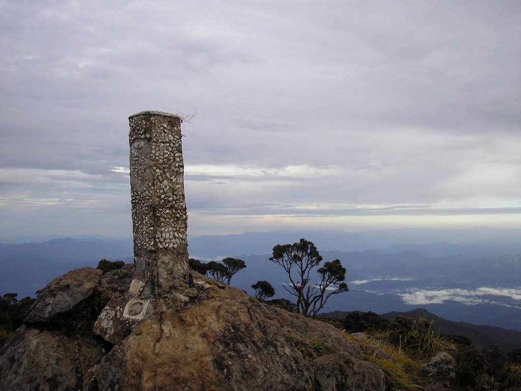 Gunung Latimojong: Pendakian Ekstrem dengan Pemandangan Terbaik Sulawesi