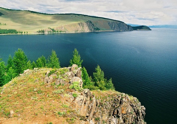 Danau Baikal Dalam dan Keindahan Alam yang Menakjubkan Danau Baikal Dalam dan Keindahan Alam yang Menakjubkan