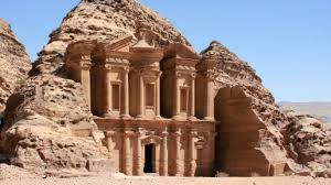 Petra Kota Batu Jadi Destinasi Favorit Wisatawan