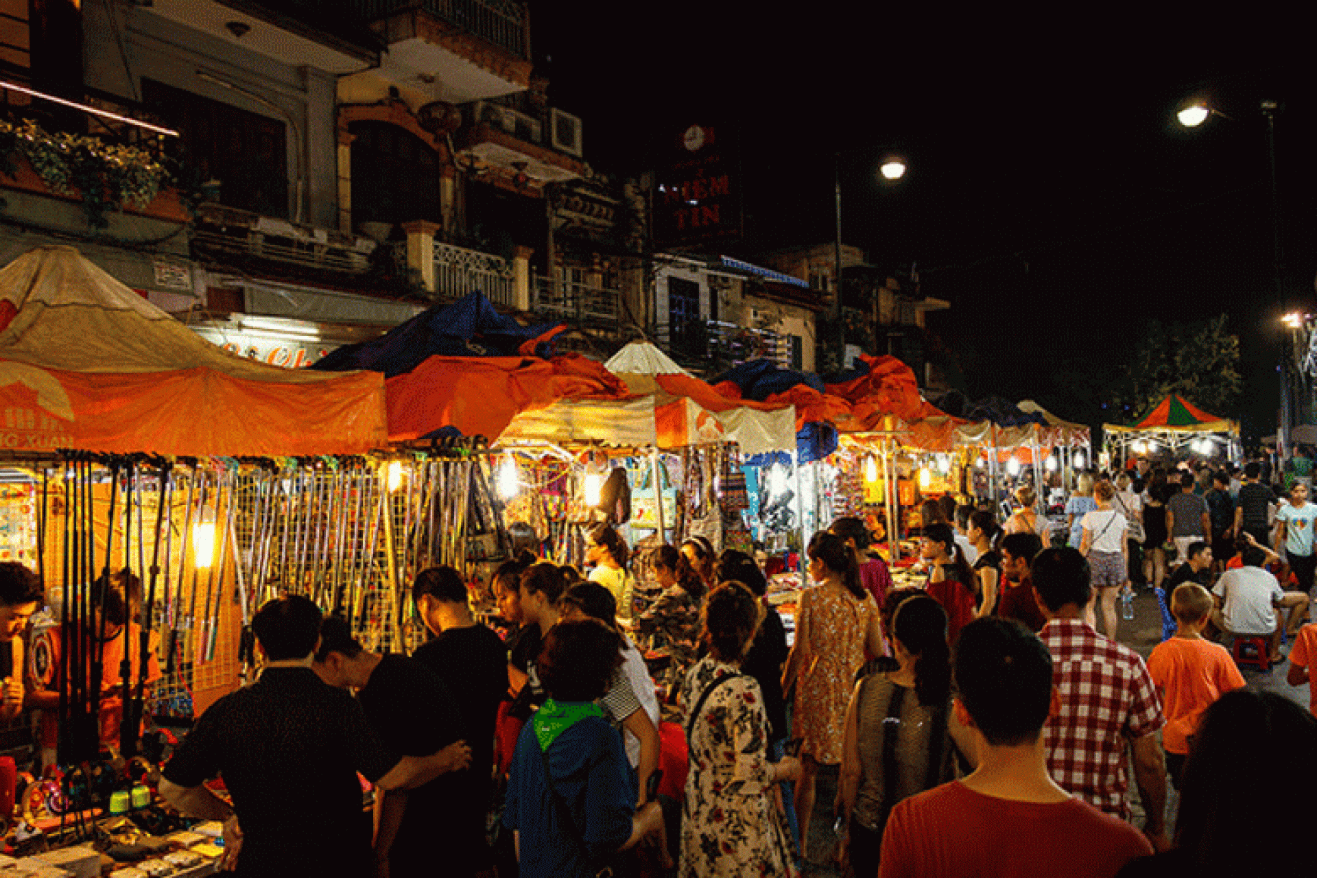 Old Quarter Hanoi: Menyusuri Lorong Bersejarah yang Menjadi Jantung Kehidupan Kota Hanoi