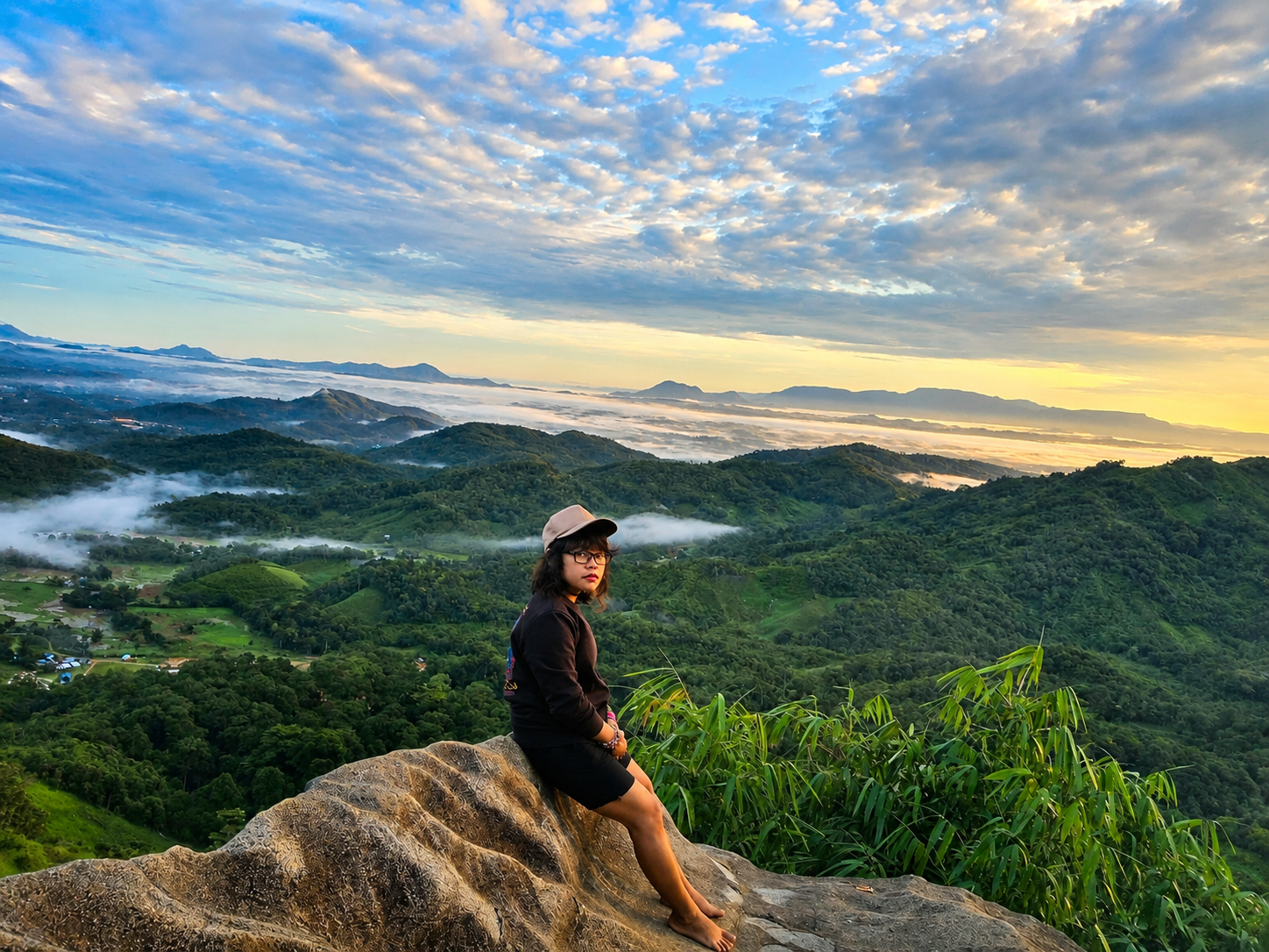 Bukit Jamur Bengkayang: Panduan Wisata Keajaiban Alam Kalimantan Barat
