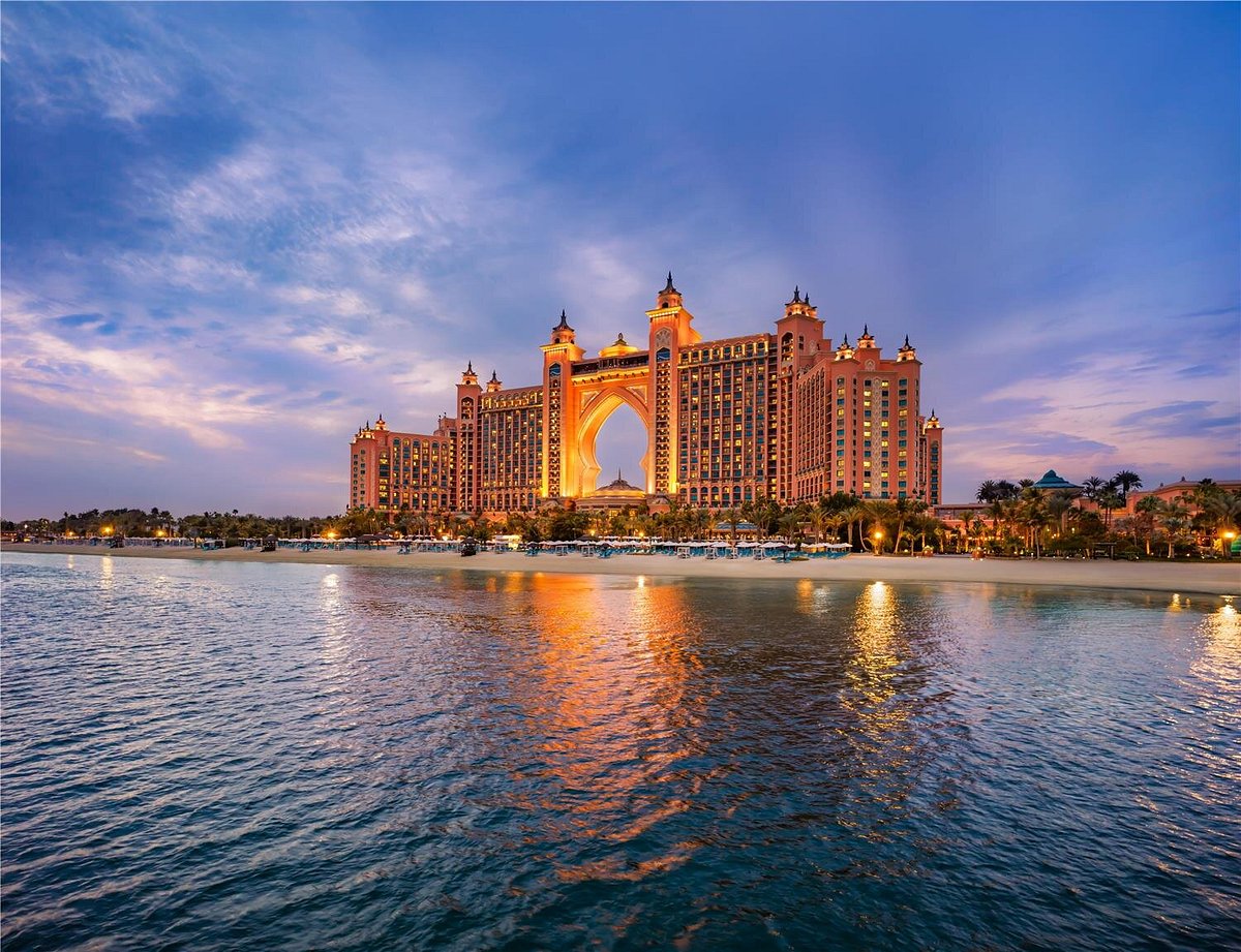Palm Jumeirah: Pulau Buatan Ikonik yang Menjadi Simbol Dubai