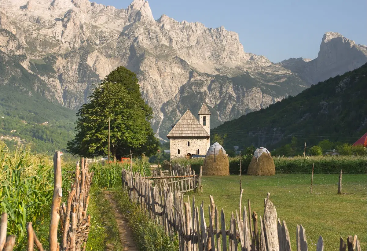 Theth National Park: Taman Nasional yang Menyimpan Keindahan Alam Liar di Pegunungan Alpen Albania Theth National Park: Taman Nasional yang Menyimpan Keindahan Alam Liar di Pegunungan Alpen Albania
