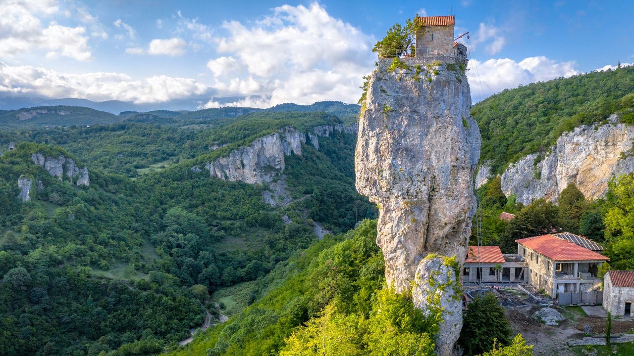 Katskhi Pillar