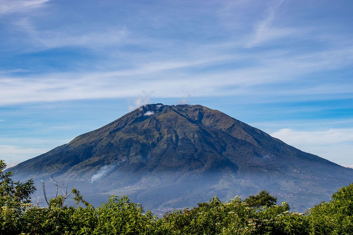 Gunung Merbabu, Pesona Sabana di Atas Awan Gunung Merbabu, Pesona Sabana di Atas Awan