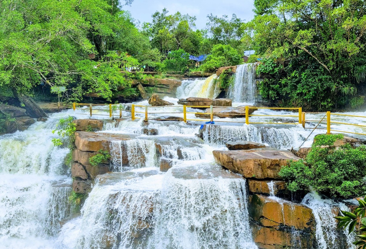 Kbal Chhay Waterfall, Pesona Air Terjun Alami di Sihanoukville Kbal Chhay Waterfall, Pesona Air Terjun Alami di Sihanoukville