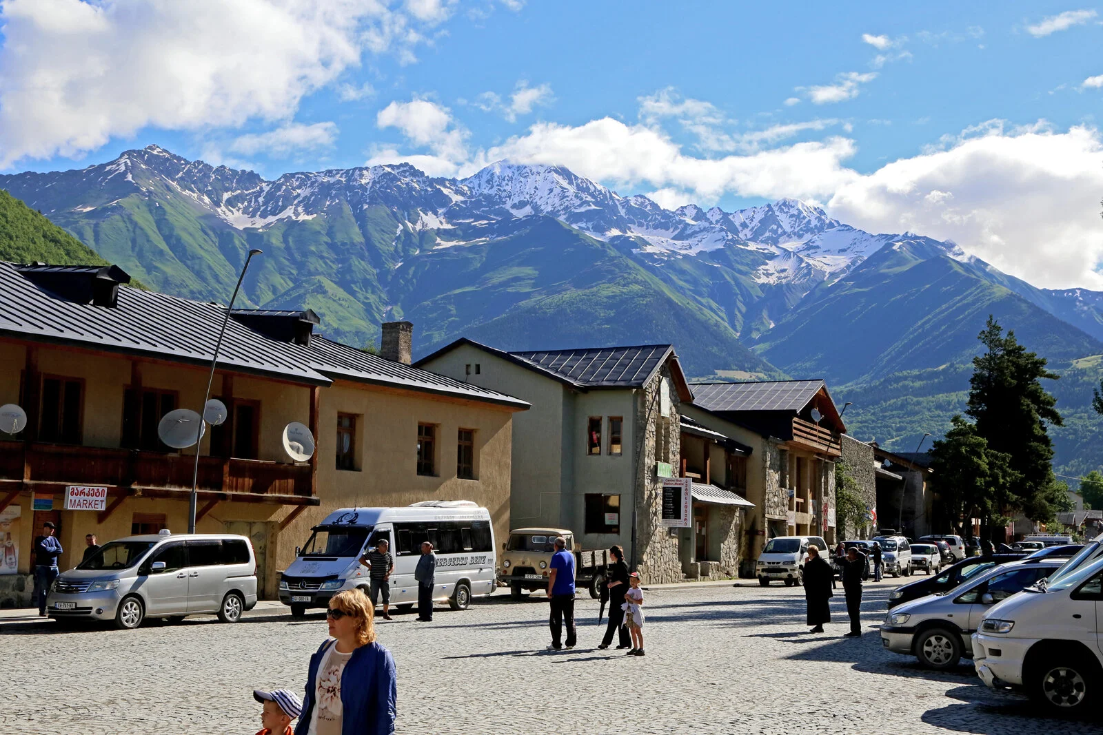Mestia: Kota Pegunungan Georgia yang Menyimpan Warisan Svaneti dan Panorama Kaukasus