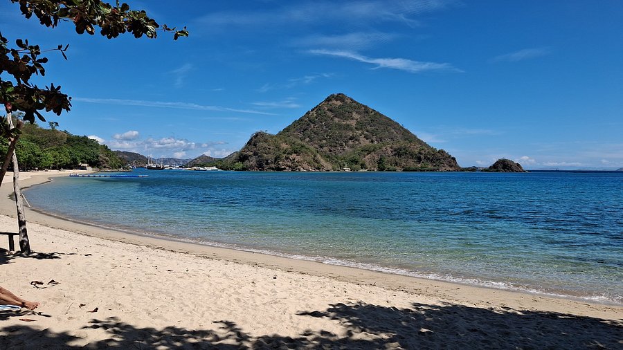 Pantai Waecicu