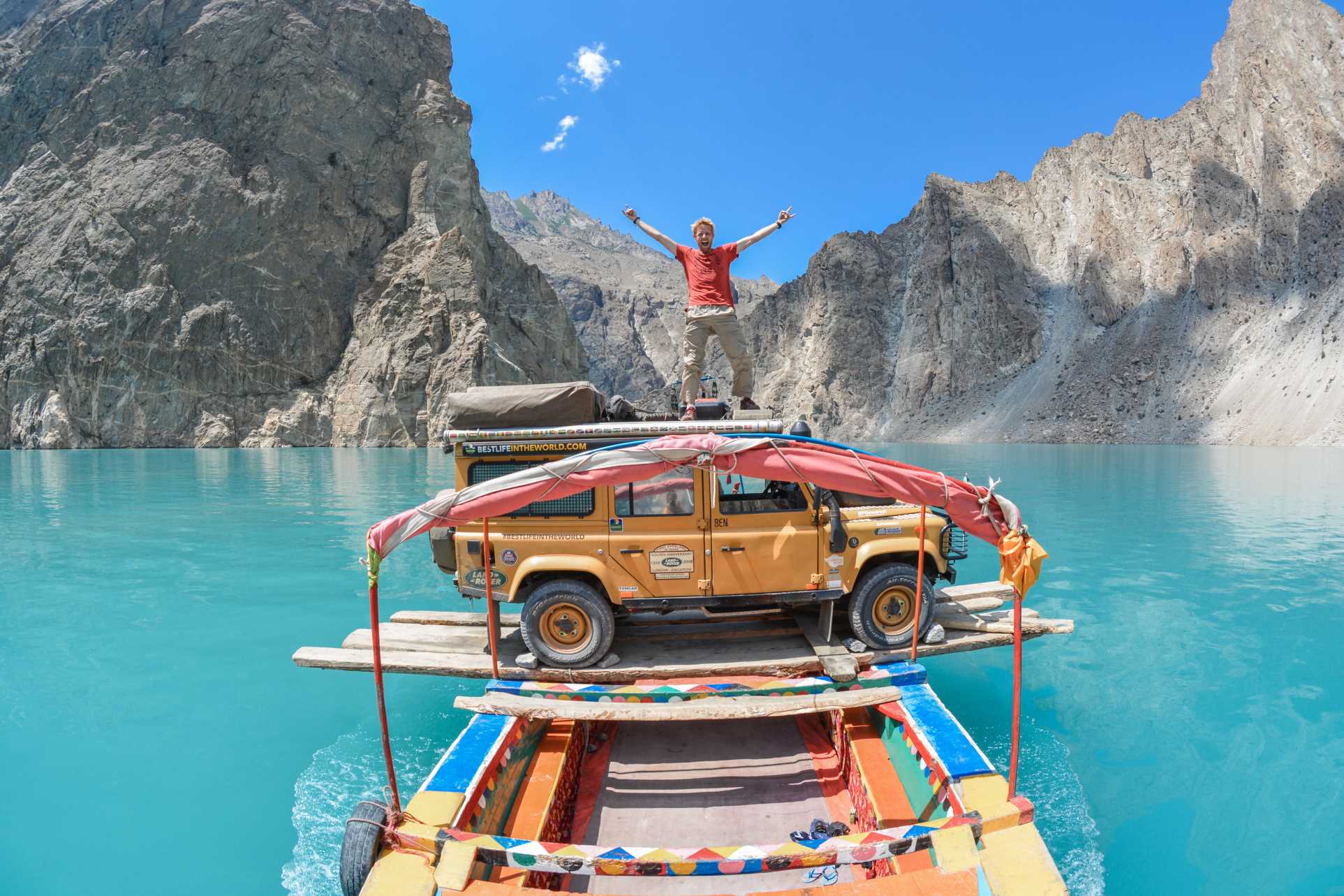Attabad Lake: Danau Biru di Hunza yang Lahir dari Bencana dan Berubah Menjadi Ikon Pakistan Attabad Lake: Danau Biru di Hunza yang Lahir dari Bencana dan Berubah Menjadi Ikon Pakistan