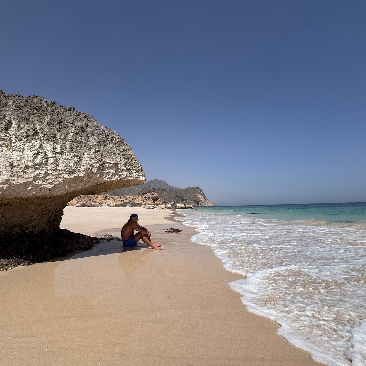 Fazayah Beach: Pantai Terpencil Oman di Balik Pegunungan Dramatis Dhofar